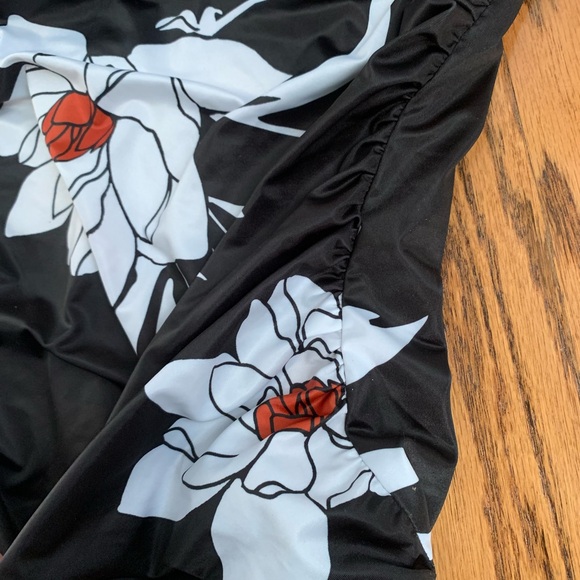 New Cacique Balconette Floral Black and White Swimsuit 42C Swim Top Tankini - Picture 3 of 7